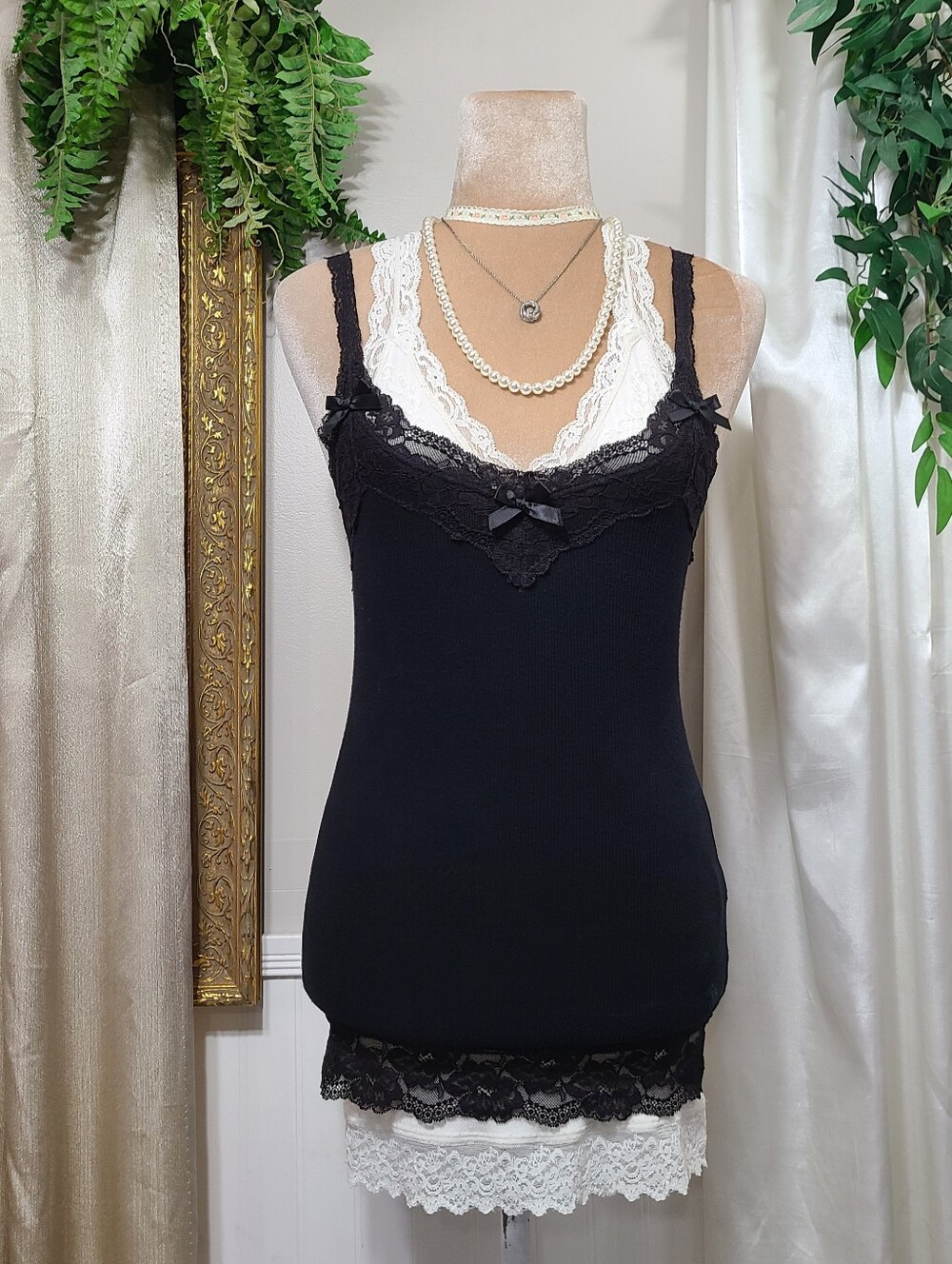 !♡ SOLD !♡ Vintage Abercrombie & Fitch Black Lace Camisole ♡ Y2K ♡ Cami Tank Top